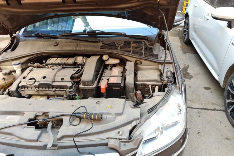 Used Peugeot 301 2014 1.6L Manual Comfort Edition Engine Bay Left