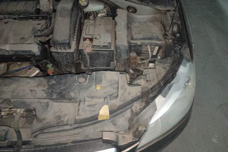 Used Peugeot 301 2014 1.6L Manual Comfort Edition Engine Bay Left