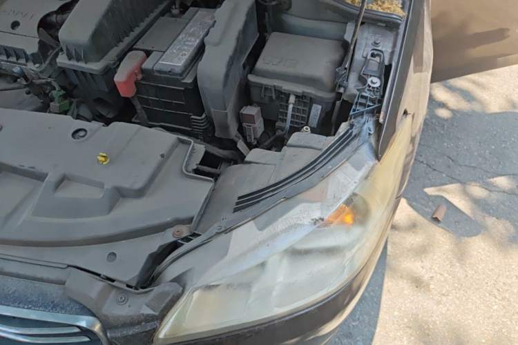Used Peugeot 301 2014 1.6L Manual Comfort Edition Engine Bay Left