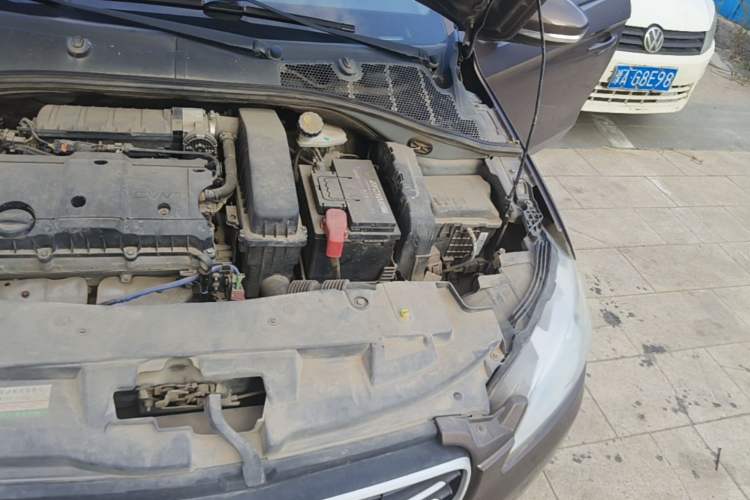Used Peugeot 301 2014 1.6L Manual Comfort Edition Engine Bay Left