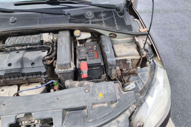 Used Peugeot 301 2014 1.6L Manual Comfort Edition Engine Bay Left