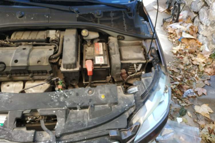 Used Peugeot 301 2014 1.6L Manual Comfort Edition Engine Bay Left