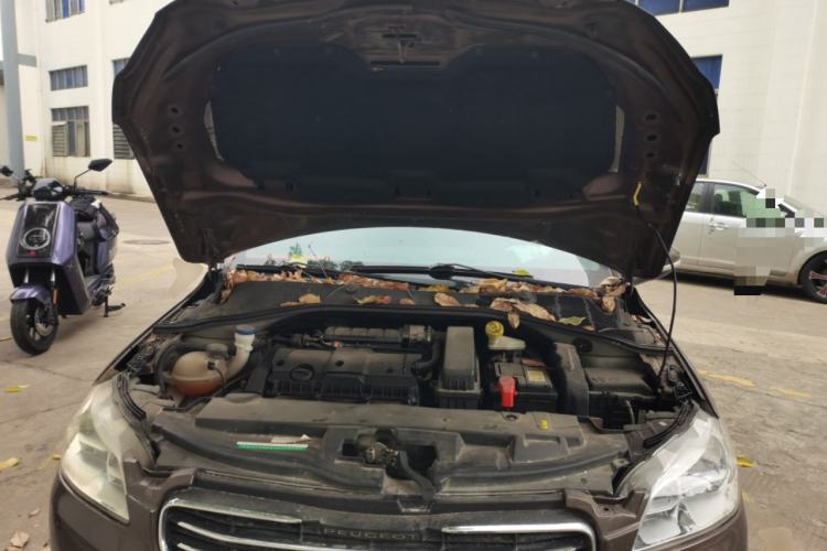Used Peugeot 301 2014 1.6L Manual Comfort Edition Engine Bay