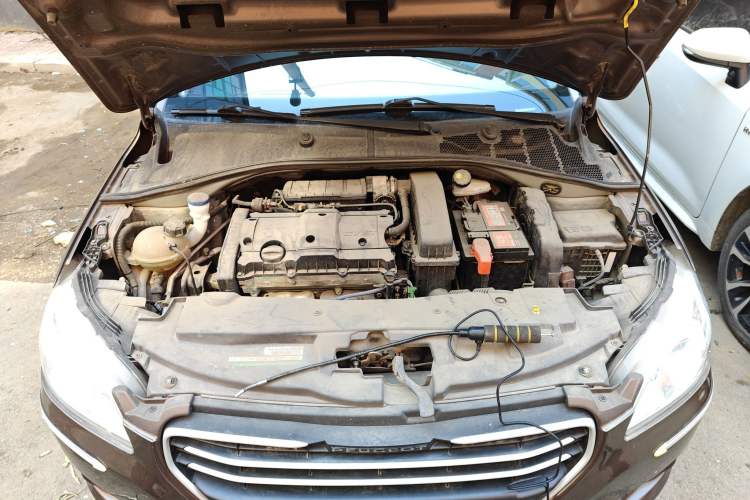 Used Peugeot 301 2014 1.6L Manual Comfort Edition Engine Bay