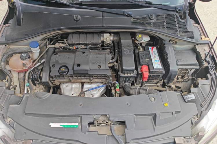 Used Peugeot 301 2014 1.6L Manual Comfort Edition Engine Bay