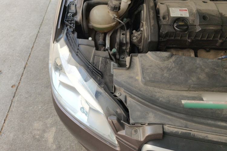 Used Peugeot 301 2014 1.6L Manual Comfort Edition Engine Bay Right