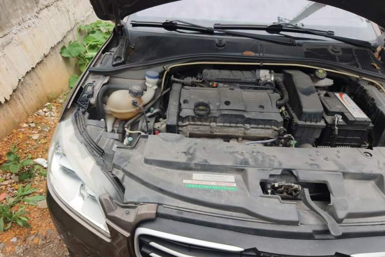 Used Peugeot 301 2014 1.6L Manual Comfort Edition CNG Engine Bay Right