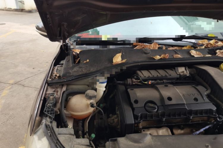 Used Peugeot 301 2014 1.6L Manual Comfort Edition Engine Bay Right
