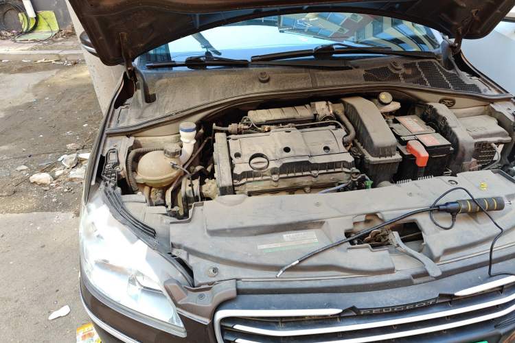 Used Peugeot 301 2014 1.6L Manual Comfort Edition Engine Bay Right