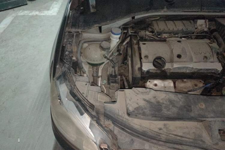 Used Peugeot 301 2014 1.6L Manual Comfort Edition Engine Bay Right