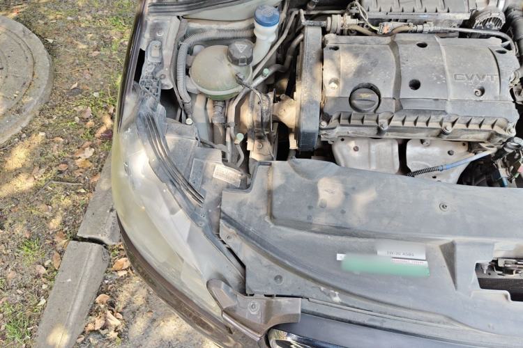 Used Peugeot 301 2014 1.6L Manual Comfort Edition Engine Bay Right