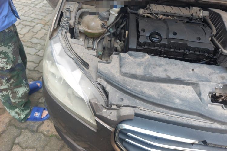 Used Peugeot 301 2014 1.6L Automatic Luxury Edition Engine Bay Right