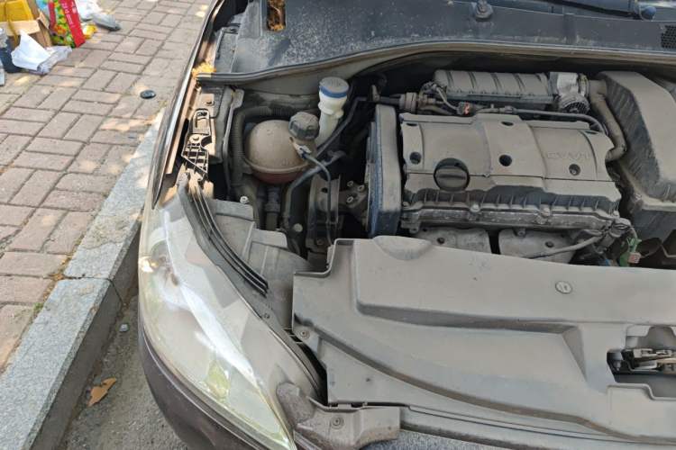 Used Peugeot 301 2014 1.6L Manual Comfort Edition Engine Bay Right