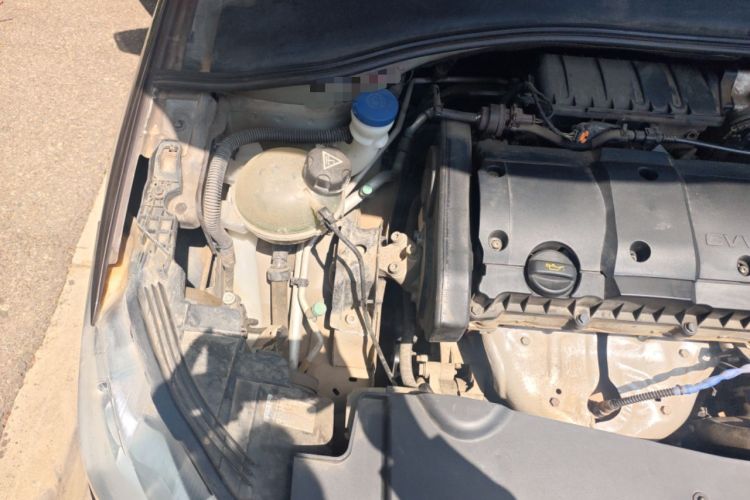 Used Peugeot 301 2014 1.6L Manual Comfort Edition Engine Bay Right