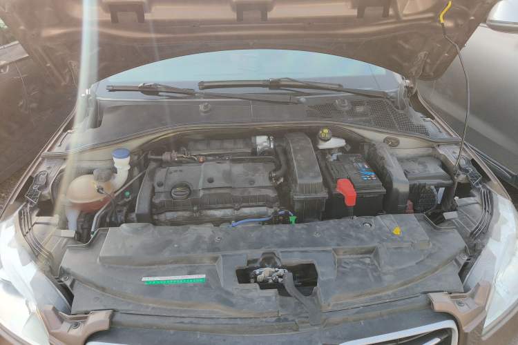 Used Peugeot 301 2014 1.6L Manual Comfort Edition Engine Bay