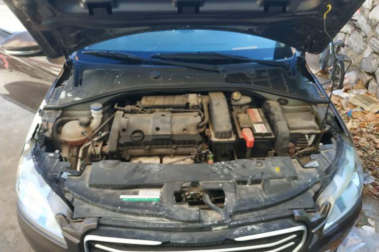 Used Peugeot 301 2014 1.6L Manual Comfort Edition Engine Bay