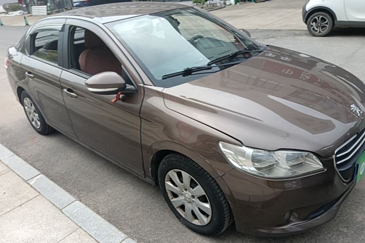 Used Peugeot 301 2014 1.6L Manual Comfort Edition Front Right 45 Deg