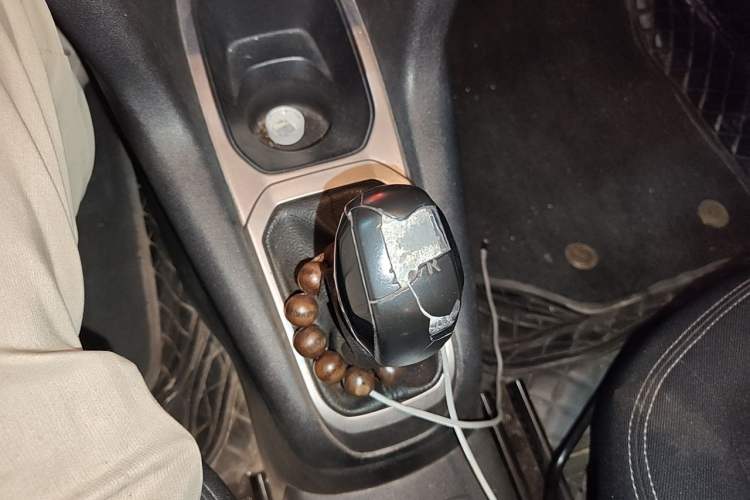 Used Peugeot 301 2014 1.6L Manual Luxury Edition Gear Lever