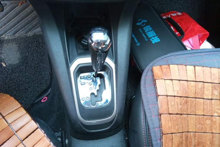 Used Peugeot 301 2014 1.6L Automatic Comfort Edition Gear Lever