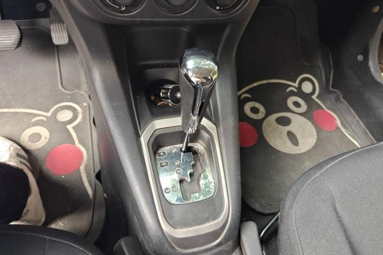 Used Peugeot 301 2014 1.6L Automatic Comfort Edition Gear Lever
