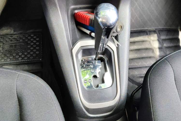 Used Peugeot 301 2014 1.6L Automatic Comfort Edition Gear Lever