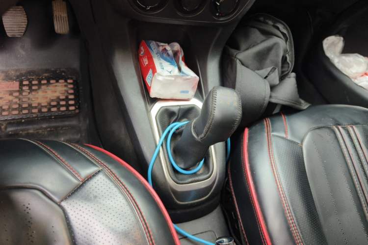 Used Peugeot 301 2014 1.6L Manual Comfort Edition CNG Gear Lever