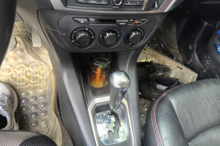 Used Peugeot 301 2014 1.6L Automatic Comfort Edition Gear Lever
