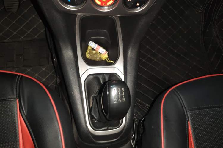 Used Peugeot 301 2014 1.6L Manual Luxury Edition Gear Lever