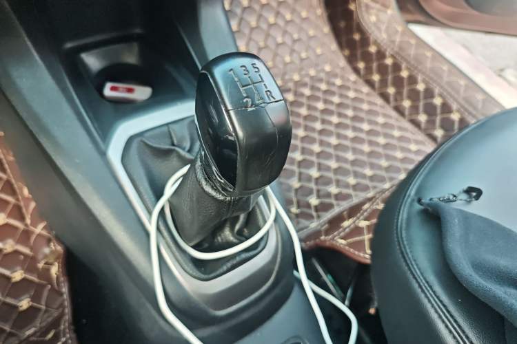 Used Peugeot 301 2014 1.6L Manual Comfort Edition Gear Lever