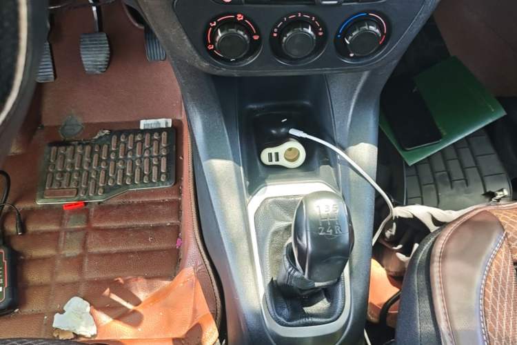 Used Peugeot 301 2014 1.6L Manual Comfort Edition Gear Lever
