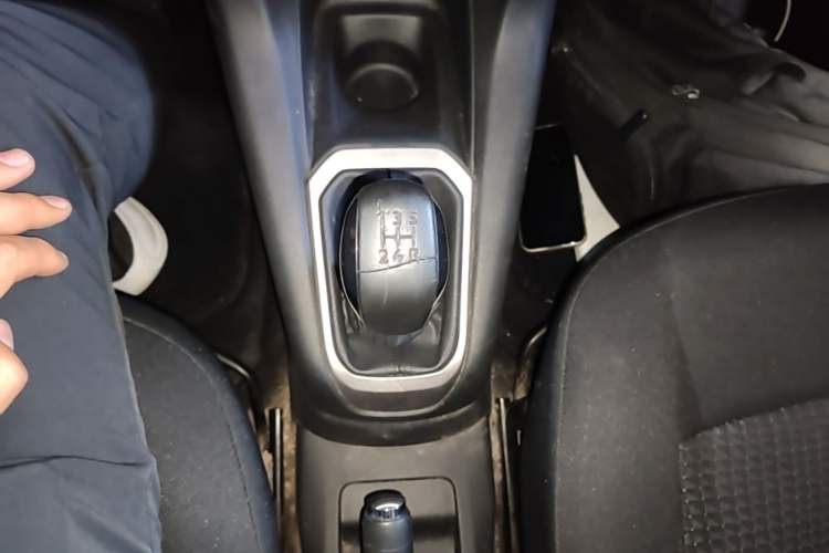 Used Peugeot 301 2014 1.6L Manual Comfort Edition Gear Lever