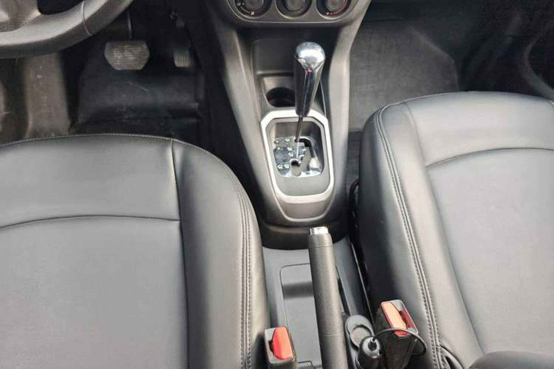 Used Peugeot 301 2014 1.6L Automatic Comfort Edition Gear Lever