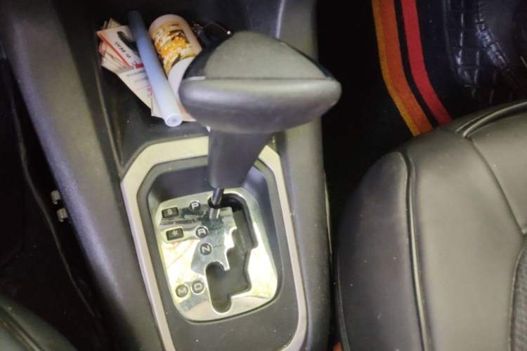 Used Peugeot 301 2014 1.6L Automatic Comfort Edition Gear Lever