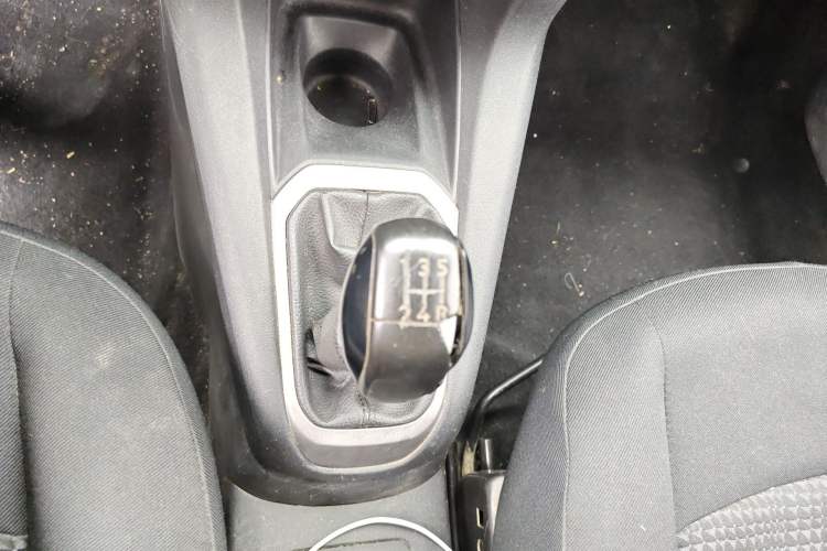 Used Peugeot 301 2014 1.6L Manual Comfort Edition Gear Lever