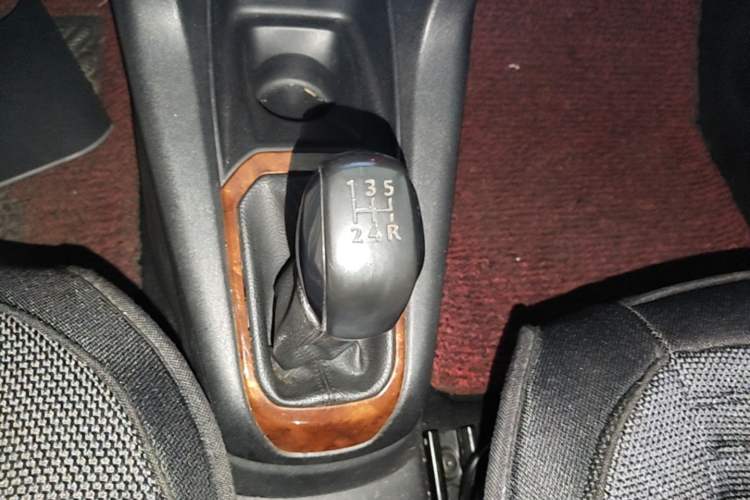 Used Peugeot 301 2014 1.6L Manual Comfort Edition Gear Lever