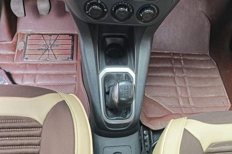 Used Peugeot 301 2014 1.6L Manual Comfort Edition Gear Lever