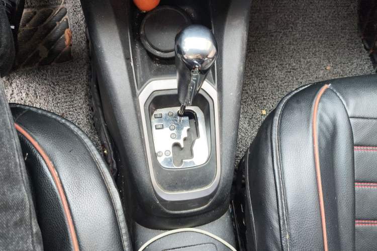 Used Peugeot 301 2014 1.6L Automatic Comfort Edition Gear Lever