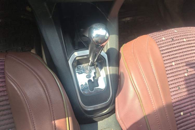 Used Peugeot 301 2014 1.6L Automatic Comfort Edition Gear Lever