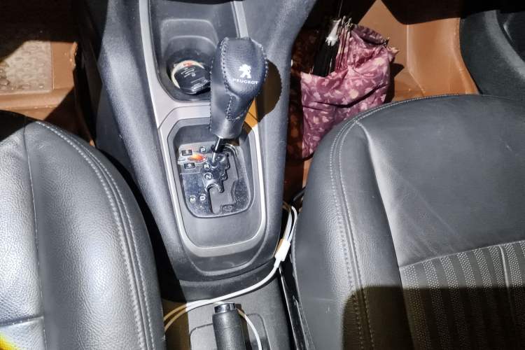 Used Peugeot 301 2014 1.6L Automatic Prestige Edition Gear Lever