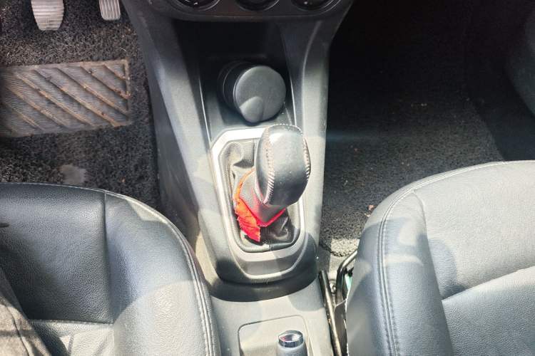 Used Peugeot 301 2014 1.6L Manual Comfort Edition Gear Lever