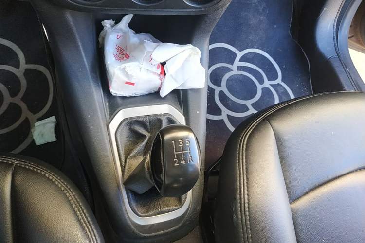 Used Peugeot 301 2014 1.6L Manual Comfort Edition Gear Lever