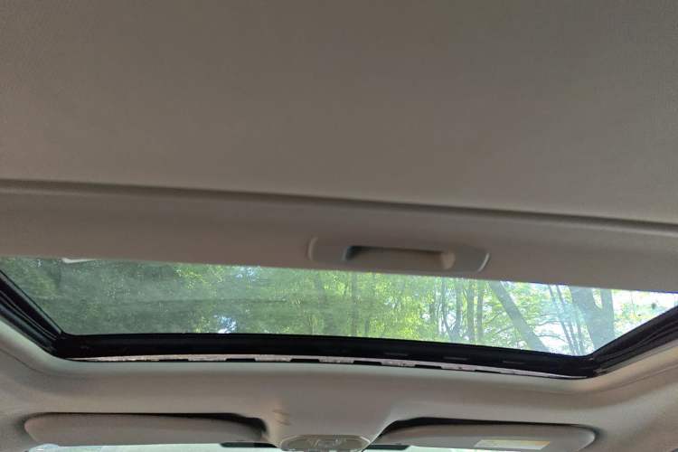 Used Peugeot 301 2014 1.6L Automatic Luxury Edition Headliner