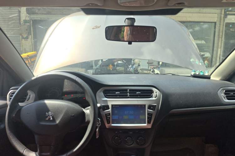Used Peugeot 301 2014 1.6L Automatic Comfort Edition Headliner