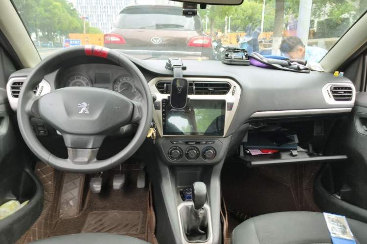Used Peugeot 301 2014 1.6L Manual Comfort Edition Headliner