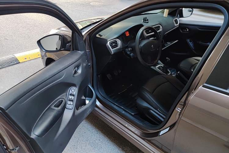 Used Peugeot 301 2014 1.6L Manual Comfort Edition Interior 2