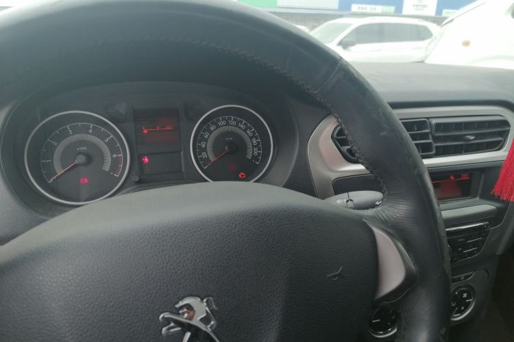 Used Peugeot 301 2014 1.6L Manual Comfort Edition Interior 3