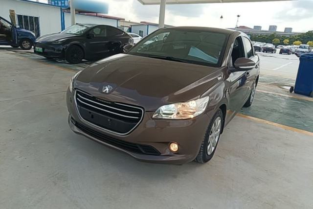 Peugeot 301 2014 1.6L Automatic Comfort Edition d’occasion