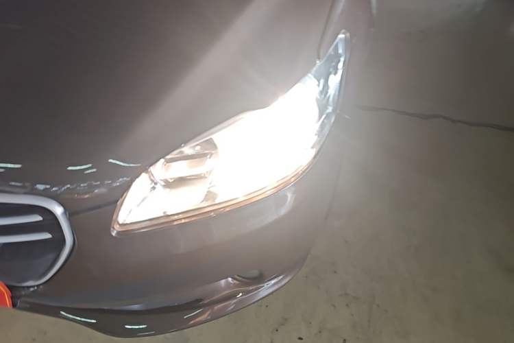 Used Peugeot 301 2014 1.6L Automatic Comfort Edition Left Front Headlight
