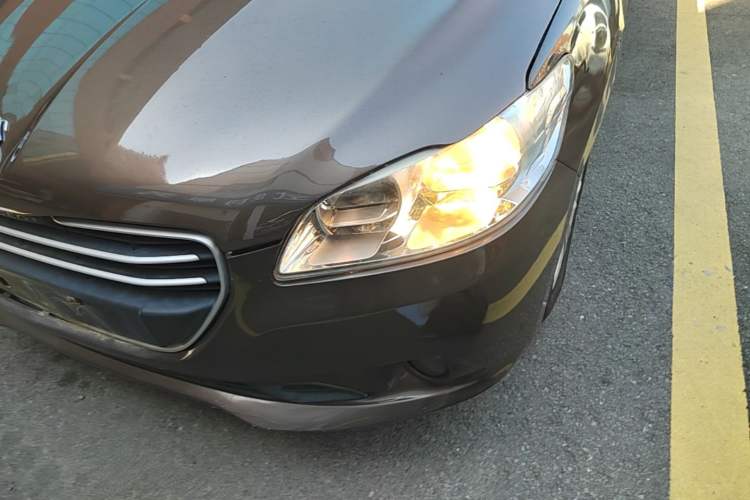 Used Peugeot 301 2014 1.6L Automatic Comfort Edition Left Front Headlight