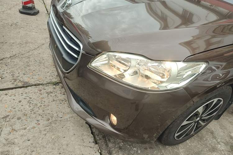 Used Peugeot 301 2014 1.6L Automatic Comfort Edition Left Front Headlight